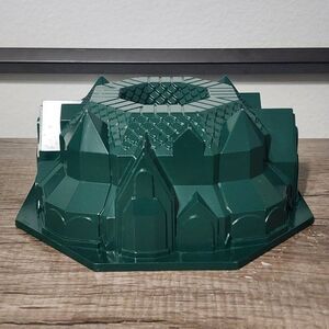 KitchenAid Cast Aluminum 3D Tudor Style House Church Green Bundt Cake Pan